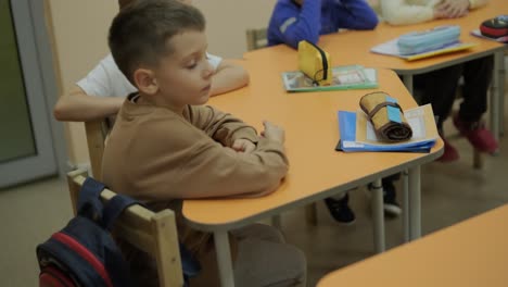 lección de preparación preescolar en el centro de aprendizaje