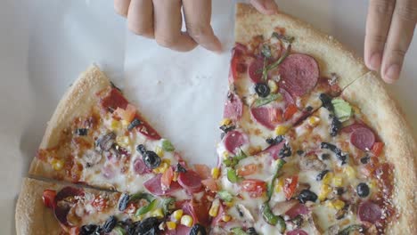la pizza con las coberturas