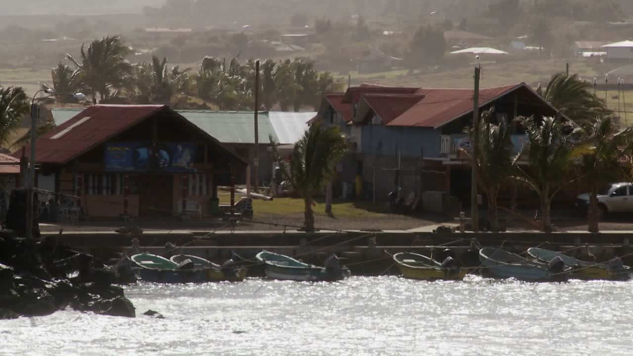 바람이 부는 이스터섬 항가로아 마을