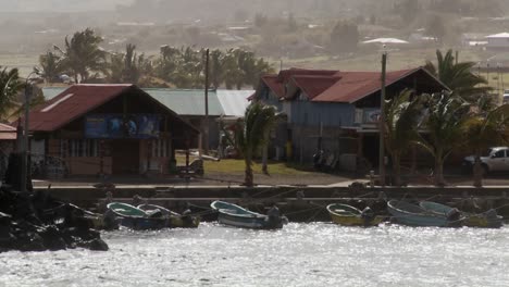 La-Ciudad-De-Hanga-Roa-En-La-Isla-De-Pascua-Con-Viento