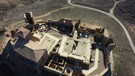 vista aérea de un castillo en ruinas