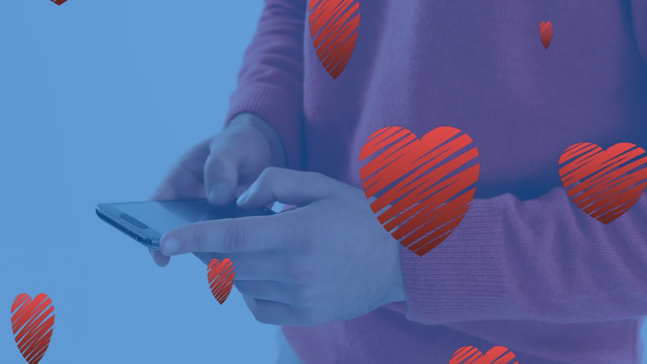 Animation af verdenskort og ikoner over en ældre kaukasisk mand, der bruger sin smartphone.