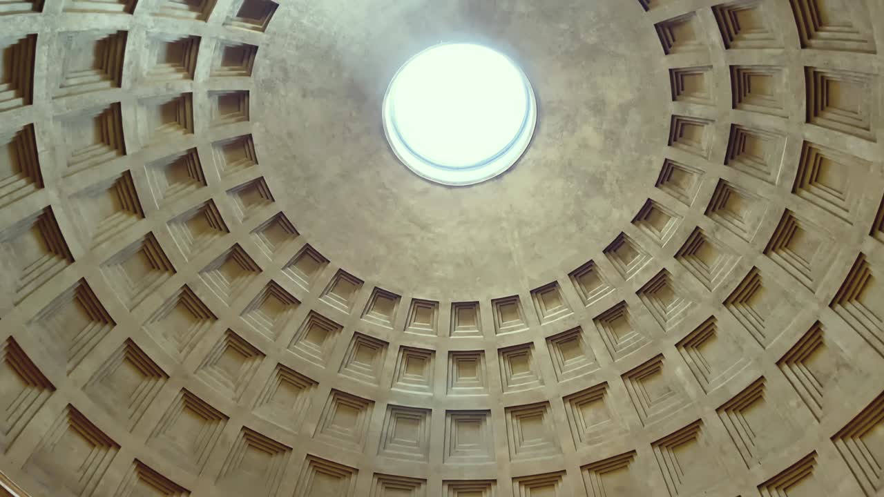 로마의 테온의 이 성전 안에서 볼 수 있습니다.