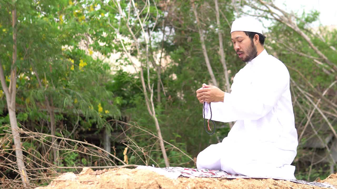 젊은 아시아 무슬림