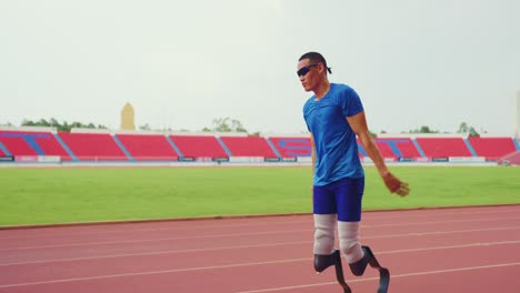 para athlete training on track