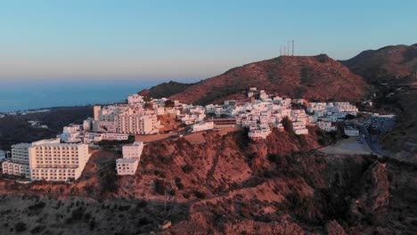 El-Pueblo-Blanco-Mojácar-Durante-La-Puesta-De-Sol.-Toma-Aerea