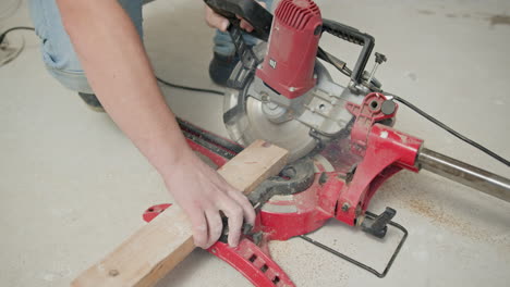 using a circular saw to cut wood