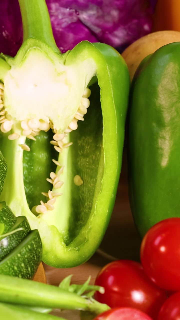 색 바탕에 다양한 신선한 채소