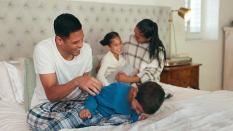 Familie,-Spiel-Und-Schlafzimmer-Mit-Kinderglück