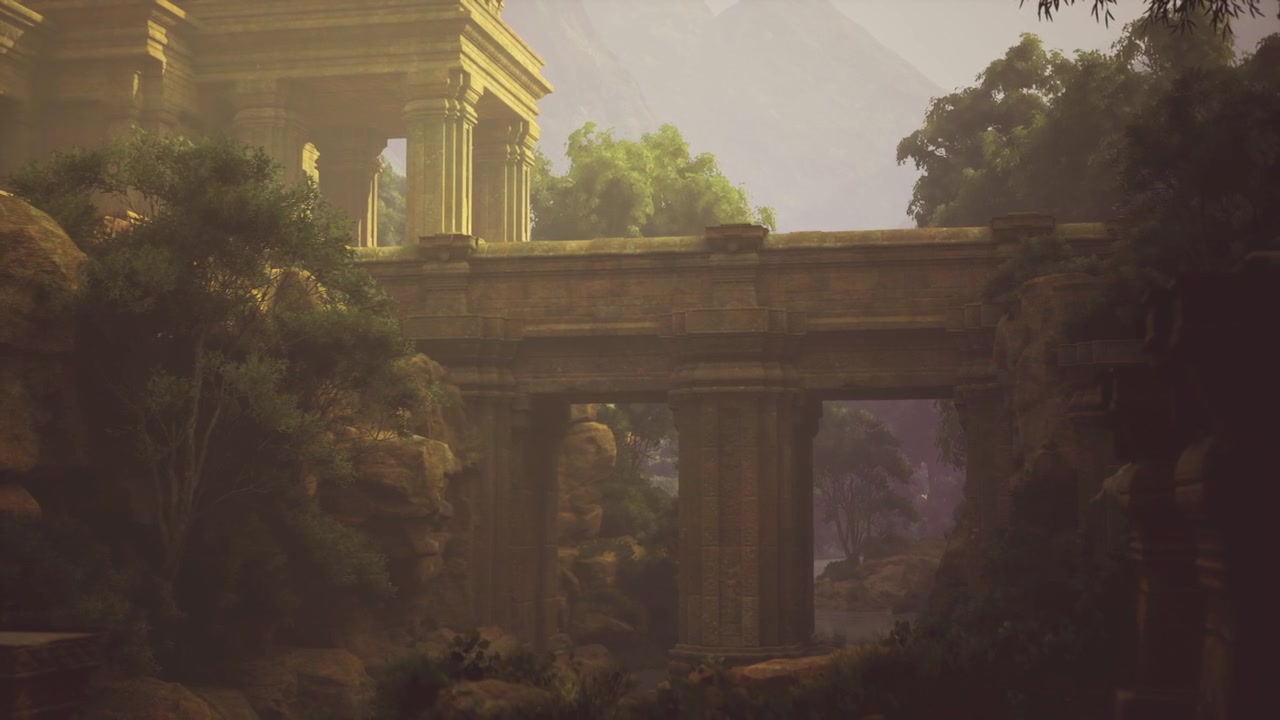 Escena cinematográfica con columnas cubiertas de musgo y un exuberante telón de fondo forestal
