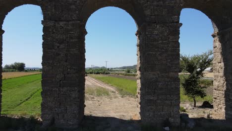 Vista-Aérea-De-Las-Columnas-Del-Acueducto