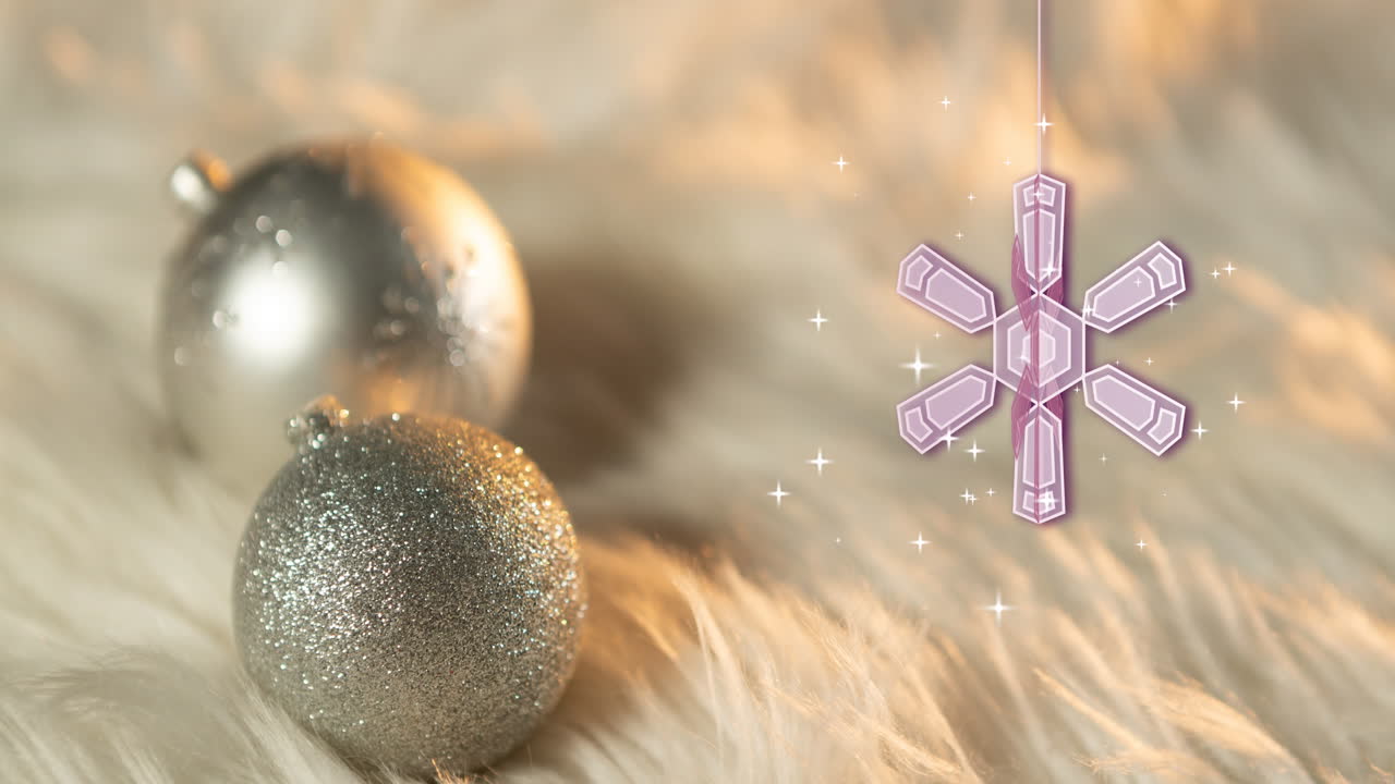 animación de decoraciones navideñas de copos de nieve con bolas en fondo blanco