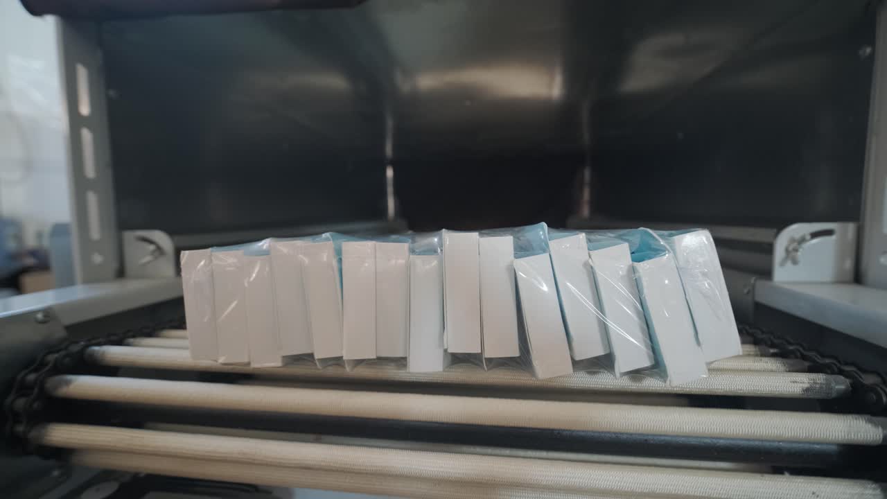 Packages on a conveyor belt