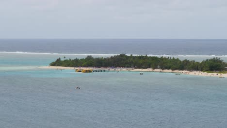 la hermosa playa de la isla misteriosa de vanuatu.