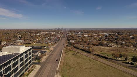 navegamos hacia el este por la antigua autopista 40, más conocida como colfax blvd, a unas 20 millas de denver co