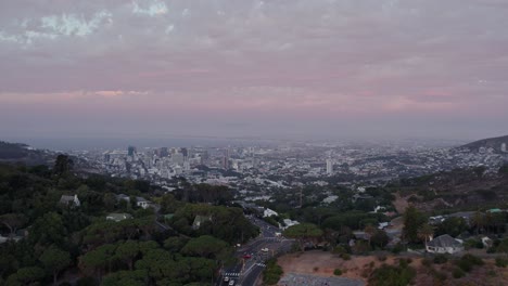 Vista-Panorámica-Del-Centro-De-La-Ciudad-De-Ciudad-Del-Cabo-Durante-La-Puesta-De-Sol-En-Sudáfrica