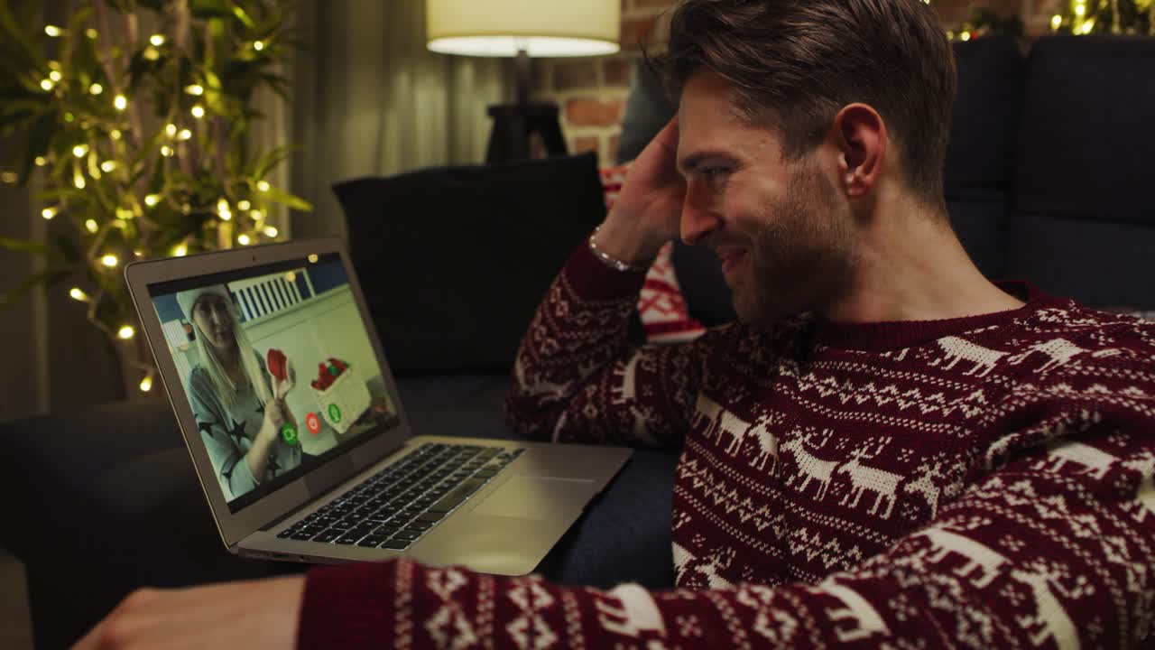 Virtual date with girlfriend during the Christmas