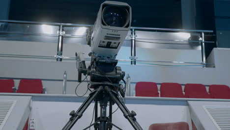 configuración de la cámara de transmisión de tv en un estadio
