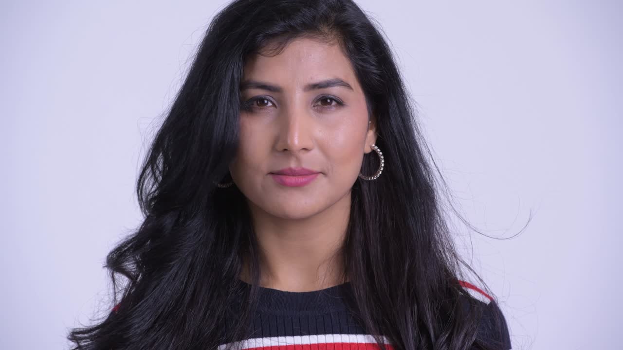 joven y hermosa mujer india