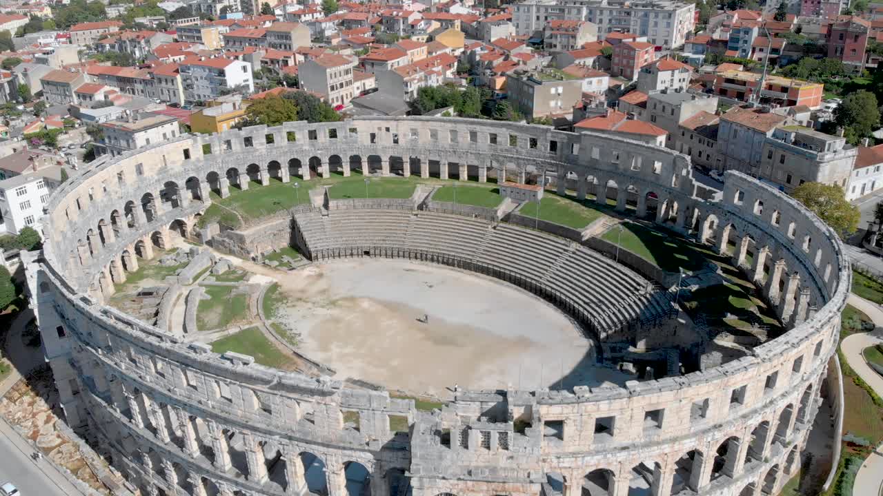 콜로세움 건물 또는 풀라 아레나 크로아티아 원형 극장