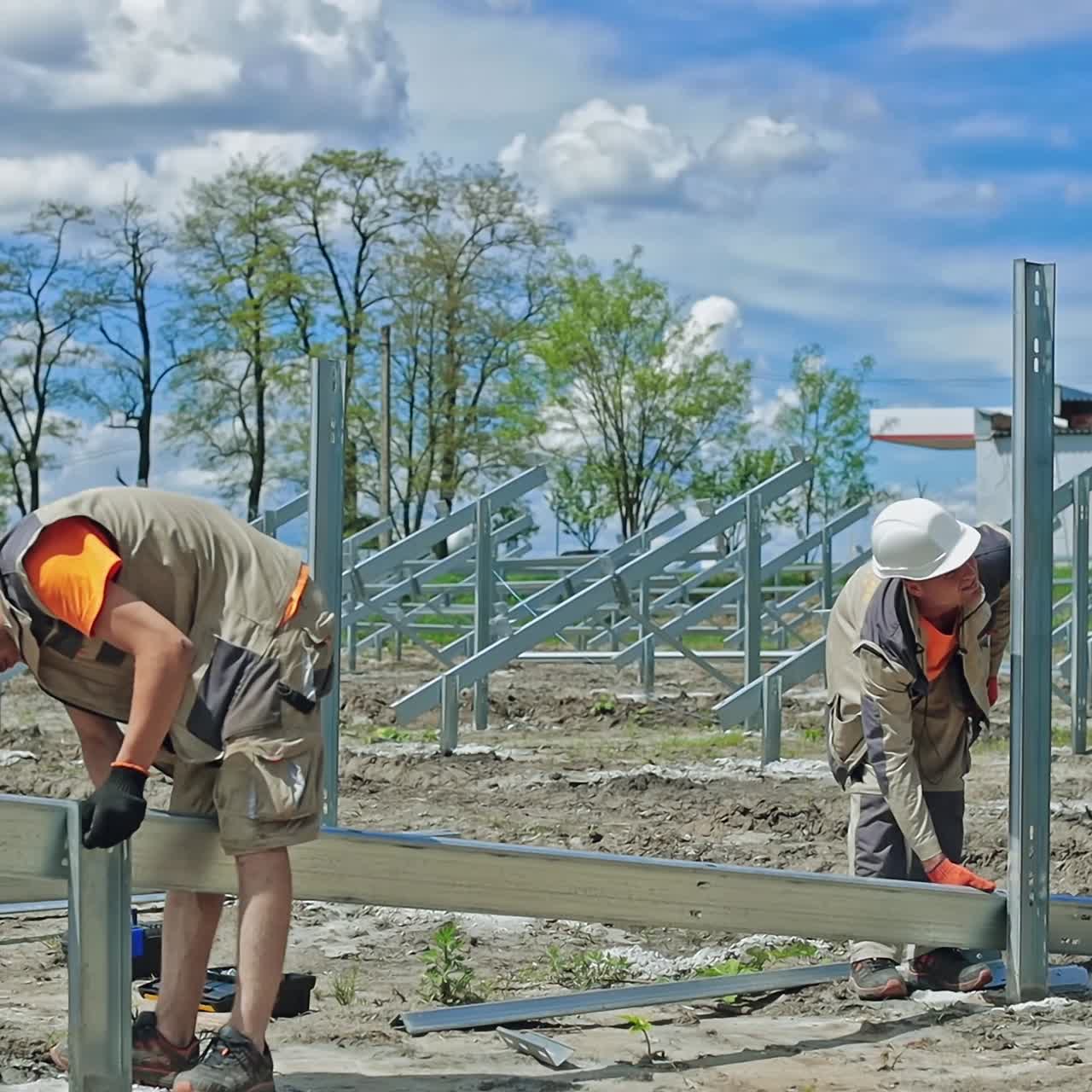 trabajadores en el sitio de construcción