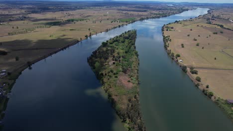 Isla-Elizabeth-En-El-Río-Clarence-En-Clarenza,-Nueva-Gales-Del-Sur,-Australia