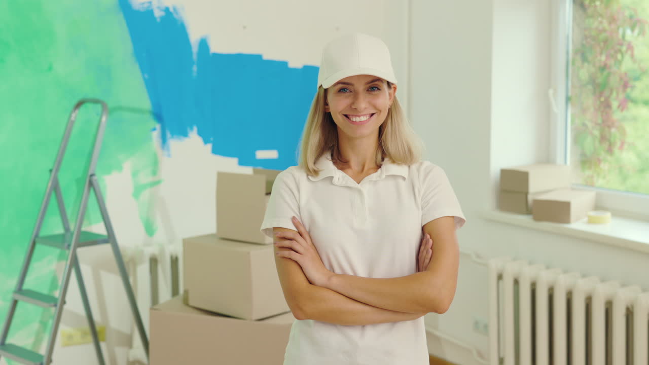 Donna in un progetto di ristrutturazione