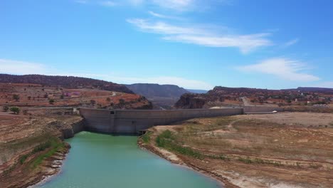 Werten-Sie-Ihre-Visuellen-Projekte-Mit-Atemberaubenden-Drohnenaufnahmen-Der-Malerischen-Landschaft-Von-Agadir-Auf