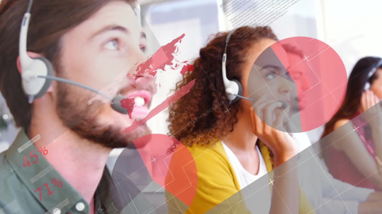 animación de estadísticas y procesamiento de datos sobre personas de negocios que usan auriculares telefónicos