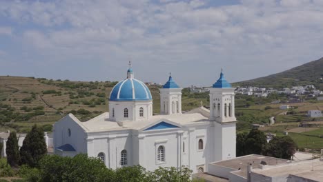 Antena---Iglesia-Principal-Del-Pueblo-De-Falatados