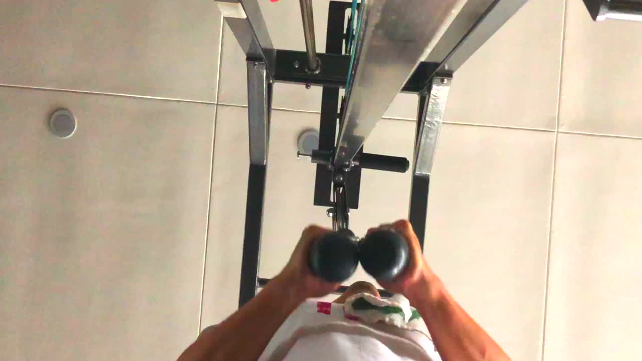 otro entrenamiento duro en el gimnasio