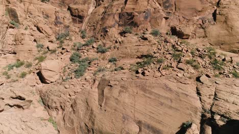 Luftaufnahmen-In-Der-Nähe-Einer-Klippe-Im-Amerikanischen-Südwesten