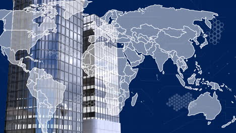 animación de procesamiento de datos y mapa del mundo sobre edificios de oficinas modernos