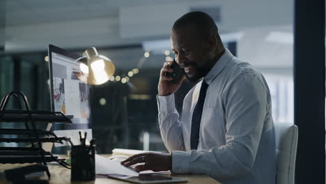 4k-footage-of-a-mature-businessman-nodding