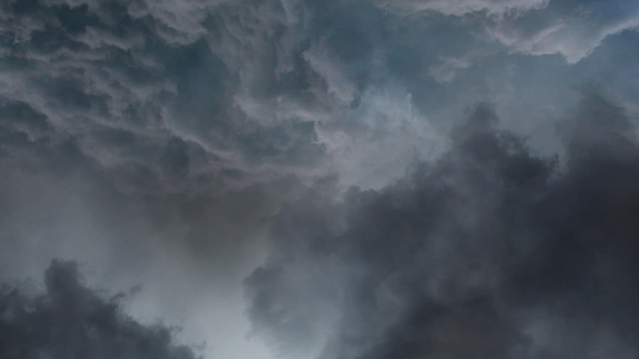 4k vie of  lightning in the dark clouds
