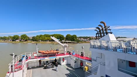 boat travels along the garonne river in blaye