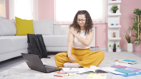 The-body-of-the-Female-student-with-allergies-is-itchy.