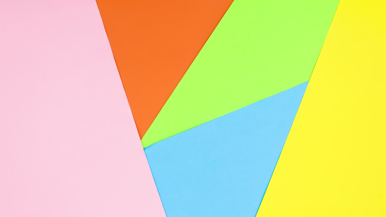 노트북과 연필을 열면 다채로운 테마의 오른쪽에 나타납니다.