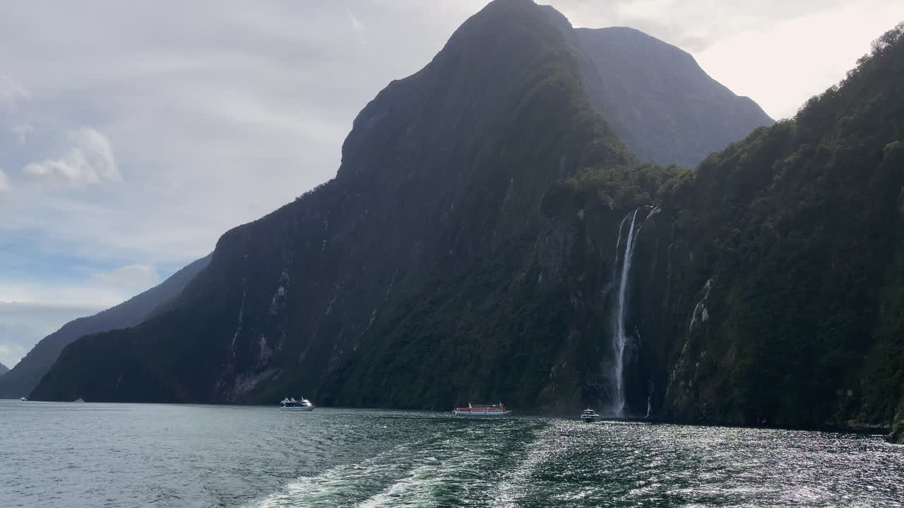 Waterfall on Milford Sound cruise in Fiordland National Park, New Zealand