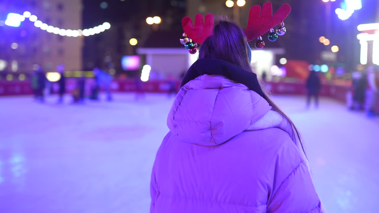 밤에 아이스 스케이팅