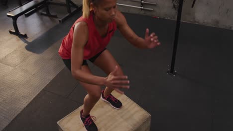 Entrenamiento-Cruzado-En-Un-Gimnasio