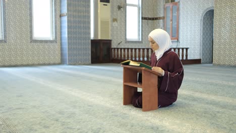 Quran-Recitation-on-Rahle