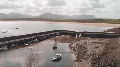 Mullaghmore-in-Ireland,-aerial-view-over-the-harbour