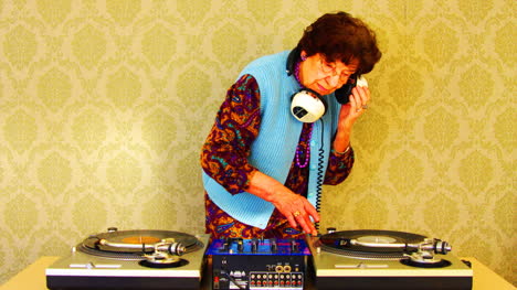 abuela dj 04