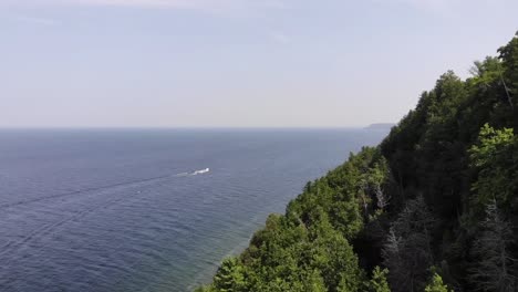 Luftaufnahme-Des-Ellison-Bluff-State-Park-In-Door-County-Im-Wunderschönen-Bundesstaat-Wisconsin