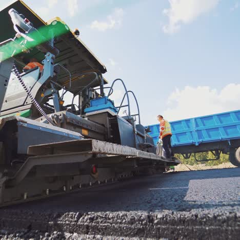 asphalt paver machine