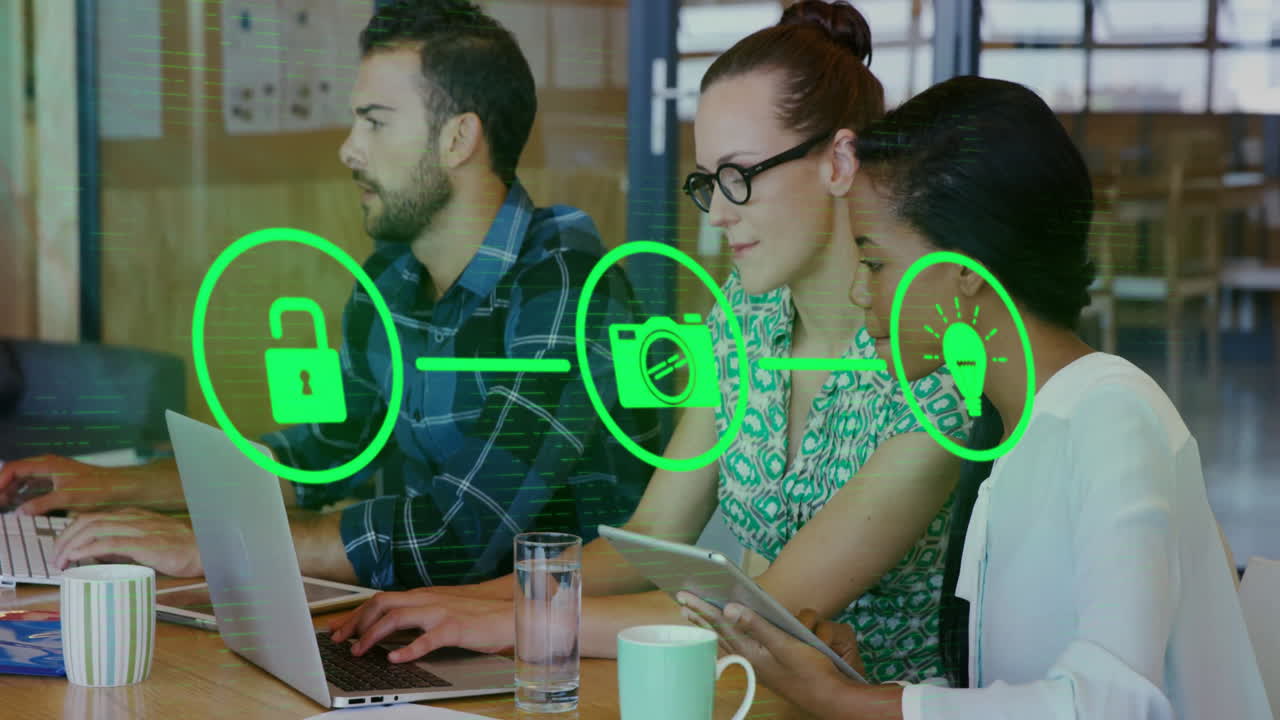 animación de la red de conexiones con iconos sobre diversos colegas que trabajan en la oficina