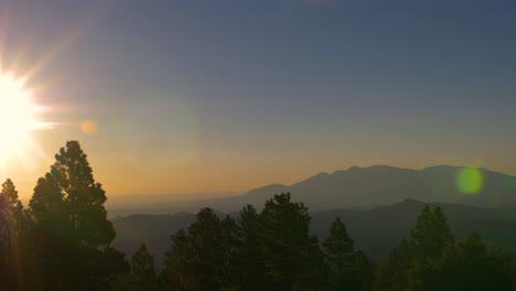 plano general de un amanecer temprano en la mañana en larb hollow pasar por alto cerca de torrey, utah