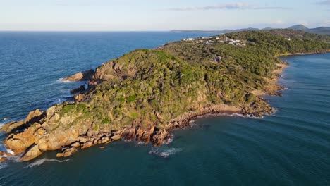 Aerial-View-Of-Scenic-Lookouts-At-Dusk-In-Seventeen-Seventy---Town-of-1770-In-Gladstone,-QLD,-Australia