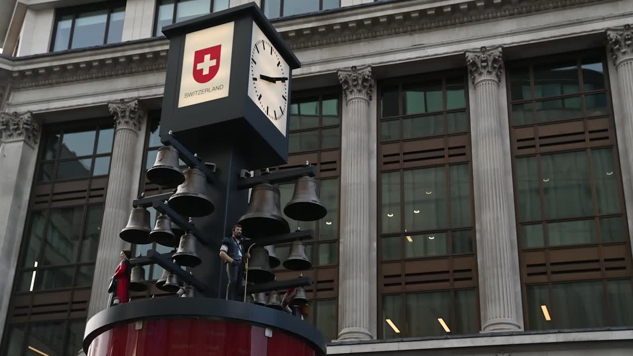 레스터 스퀘어, 런던, 영국 내에서 스위스 보기